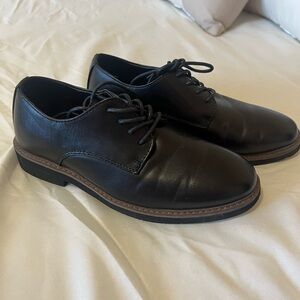 Classic Black Dress Shoes Boys size 3.5 Used (Deer Staggs)